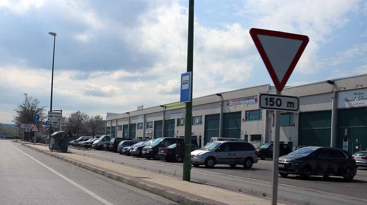 En el polígono de Villalonquéjar entre un 20 y un 20 por ciento de las empresas ha retomado la actividad | En el polígono de Gamonal, más orientado a la actividad comercial, se ha notado menos la reducción de las restricciones. 