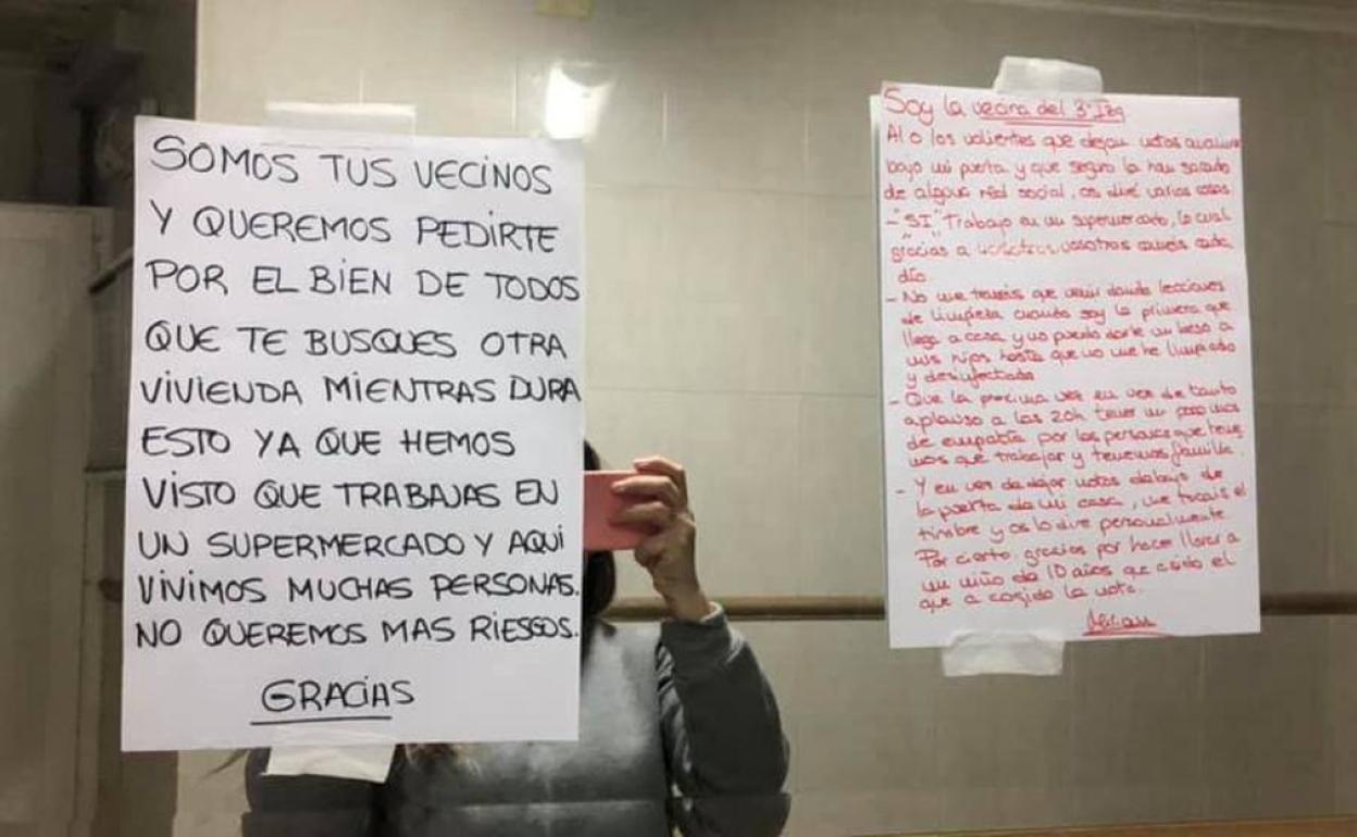 El cartel que se encontró Miriam Armero en su casa y su respuesta. 