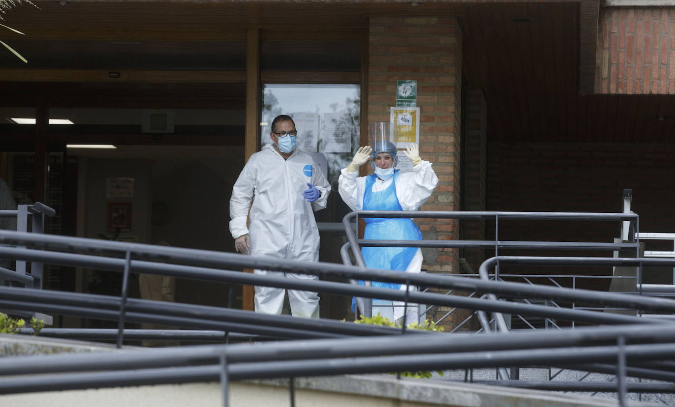 Trabajadores en la residencia Cardenal Marcelo de Valladolid. 