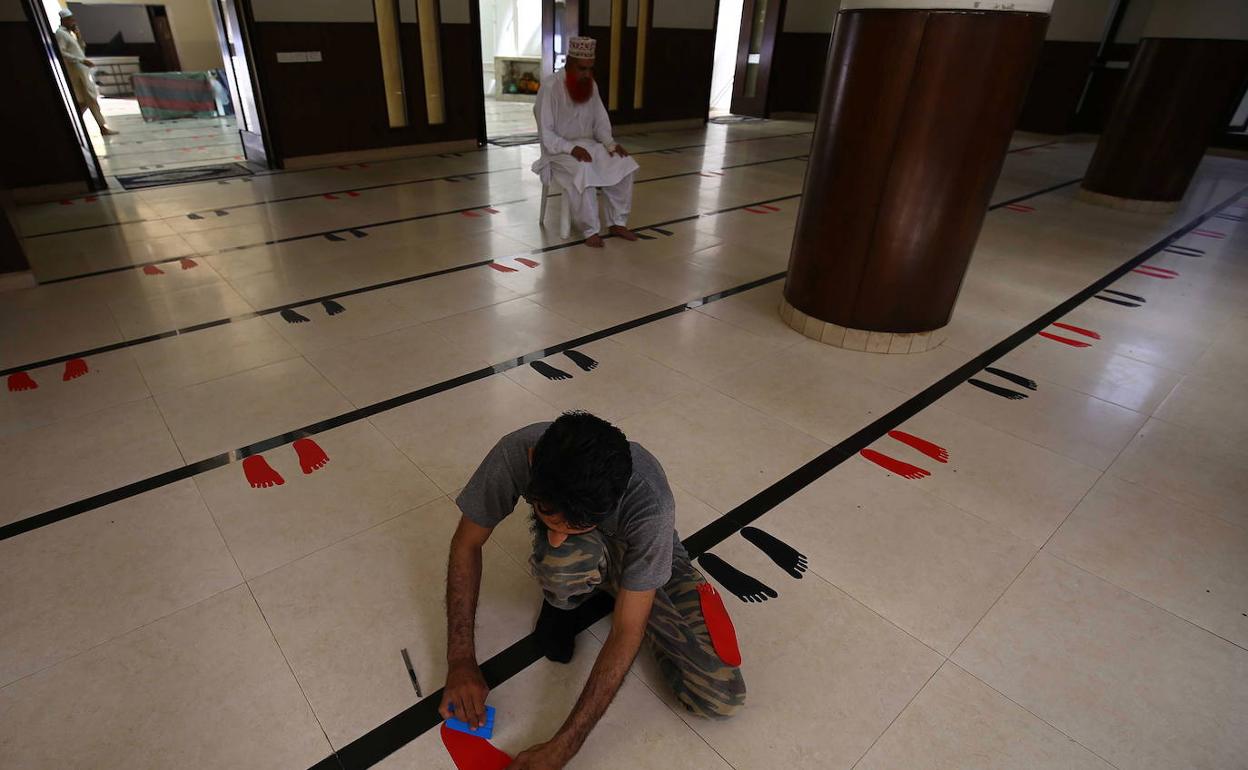 Preparación de una mezquita en Karachi (Pakistán).