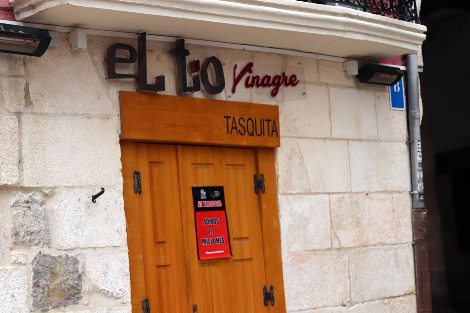 Fotos: La hostelería continúa con la persiana bajada