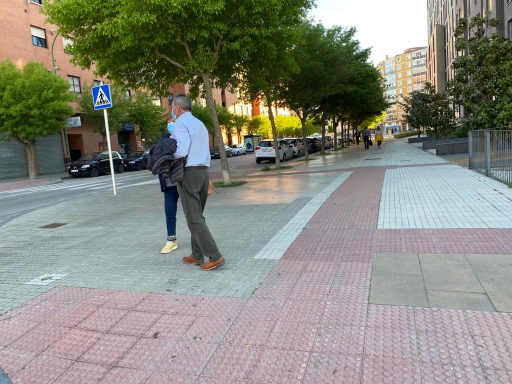 Fotos: Los parques y zonas verdes de Burgos se llenan cada tarde