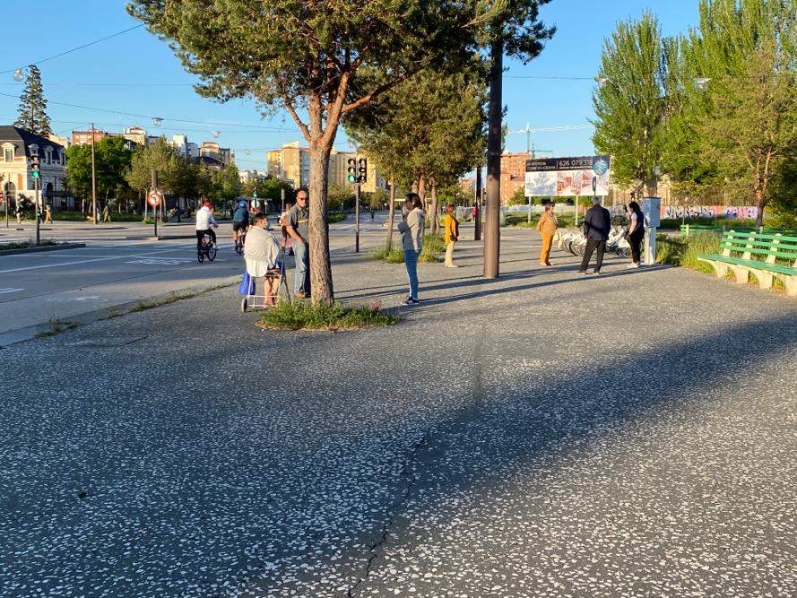 Fotos: Los parques y zonas verdes de Burgos se llenan cada tarde