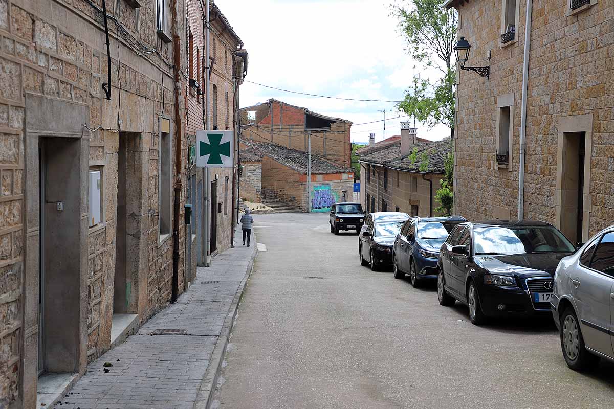 Pampliega y Los Balbases han vuelto a ver las terrazas de sus bares operativas pero reconocen que esta será la principal diferencia con la situación anterior en la que en los pueblos ya disponían de más movilidad.