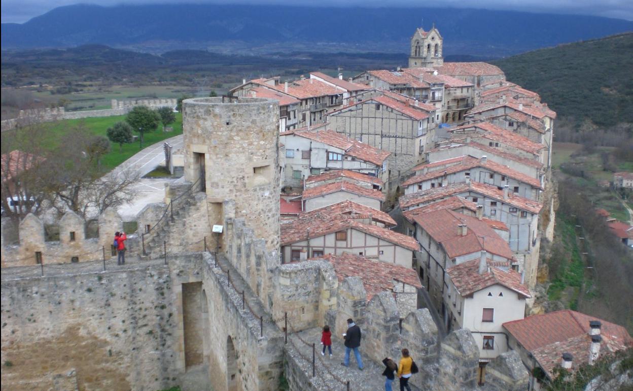 La turística ciudad de Frías está expectante para pasar de fase. 