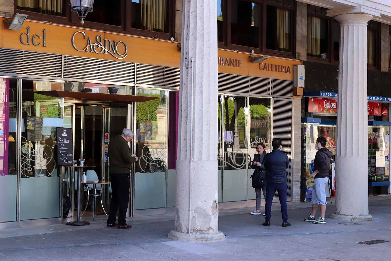 Fotos: Cafés para llevar en este lunes de fase 0 con alivio