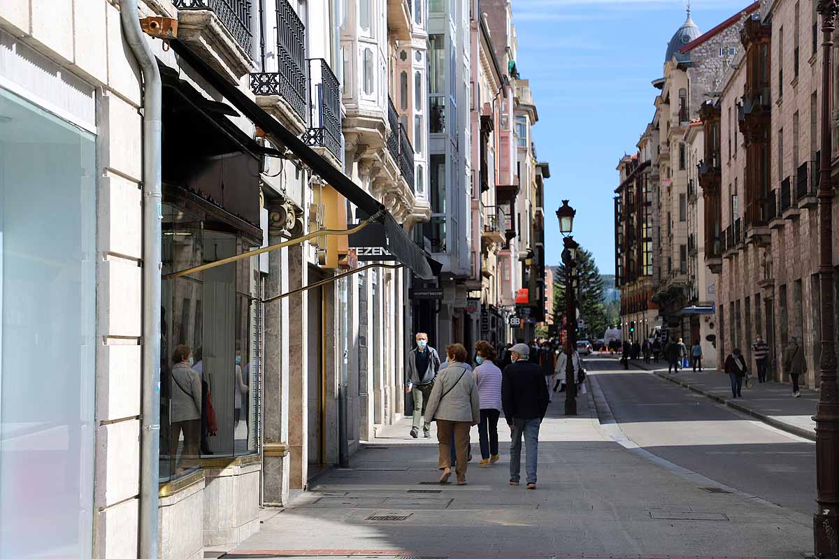 Desescalada Fotos: El uso de las mascarillas se impone en Burgos