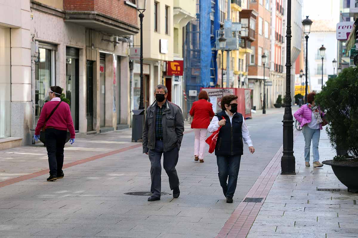 Desescalada Fotos: El uso de las mascarillas se impone en Burgos