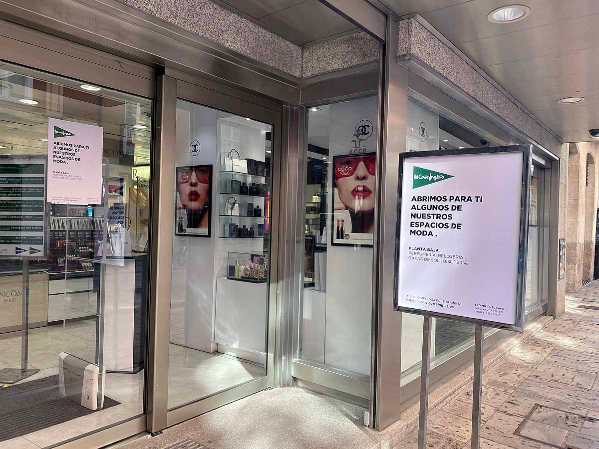 Desescalada Fotos: La apertura de las tiendas &quot;normaliza&quot; la imagen del centro de Burgos