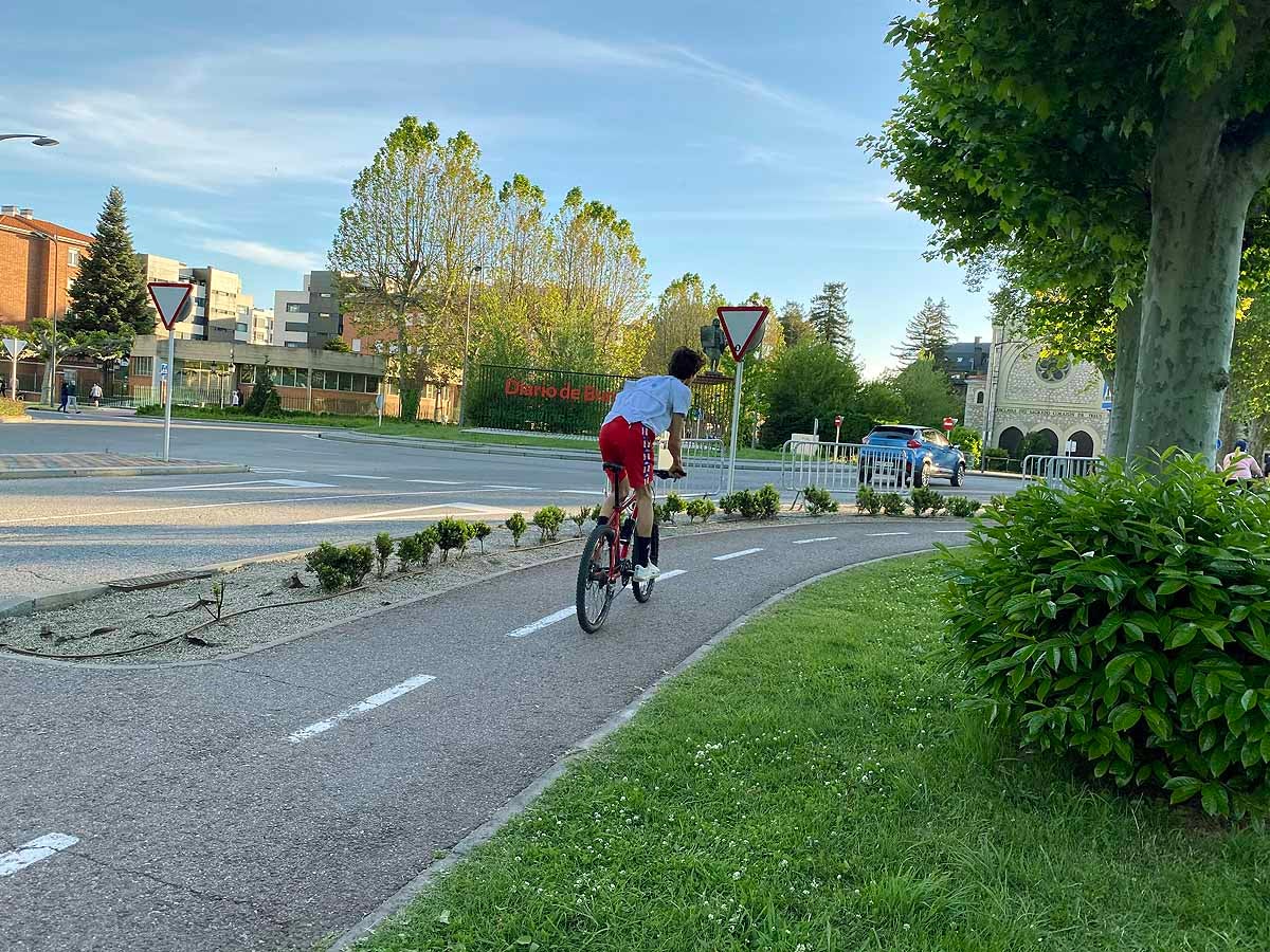 Coronavirus Fotos: Las bicicletas se adelantan al verano en Burgos