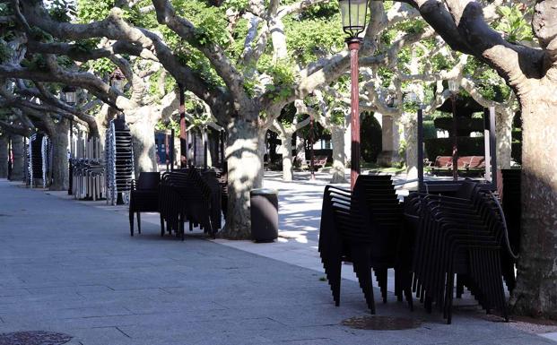 Las terrazas de Burgos esperan la reapertura que ya disfrutan los municipios de menos de 10.000 habitantes