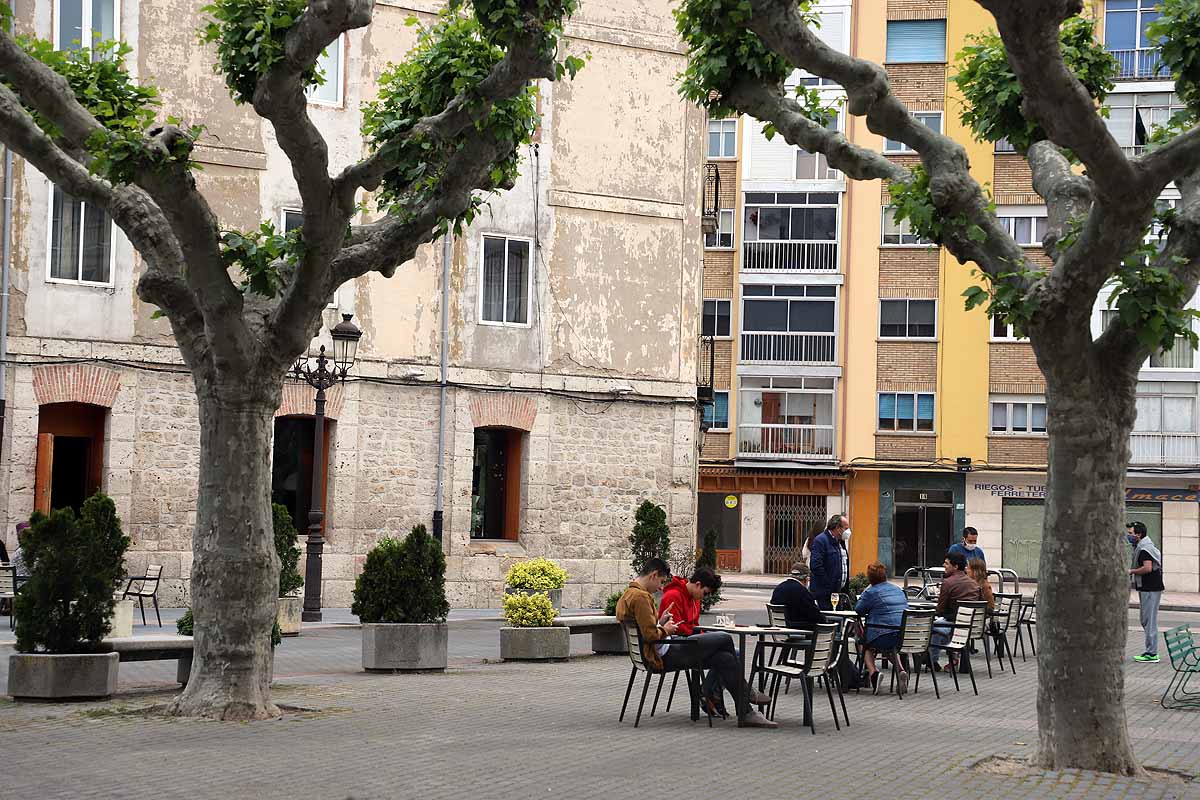 Desescalada Fotos: Tarde de cafés y cañas con amigos en Burgos