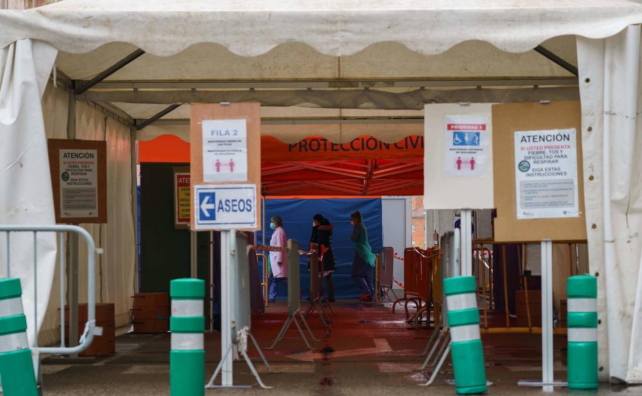 Imagen de la carpa de triaje en el HUBU.