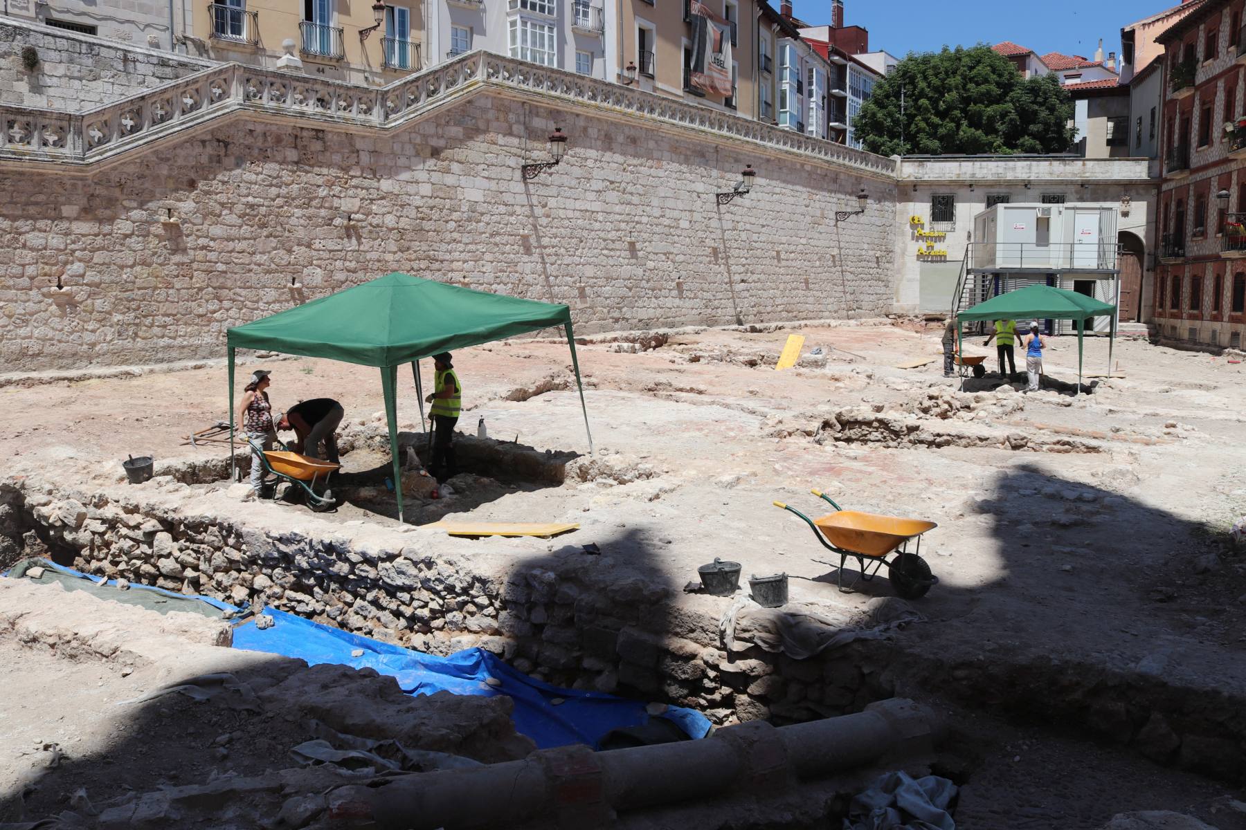 En la Llana de Afuera se han localizado restos de varias viviendas. 