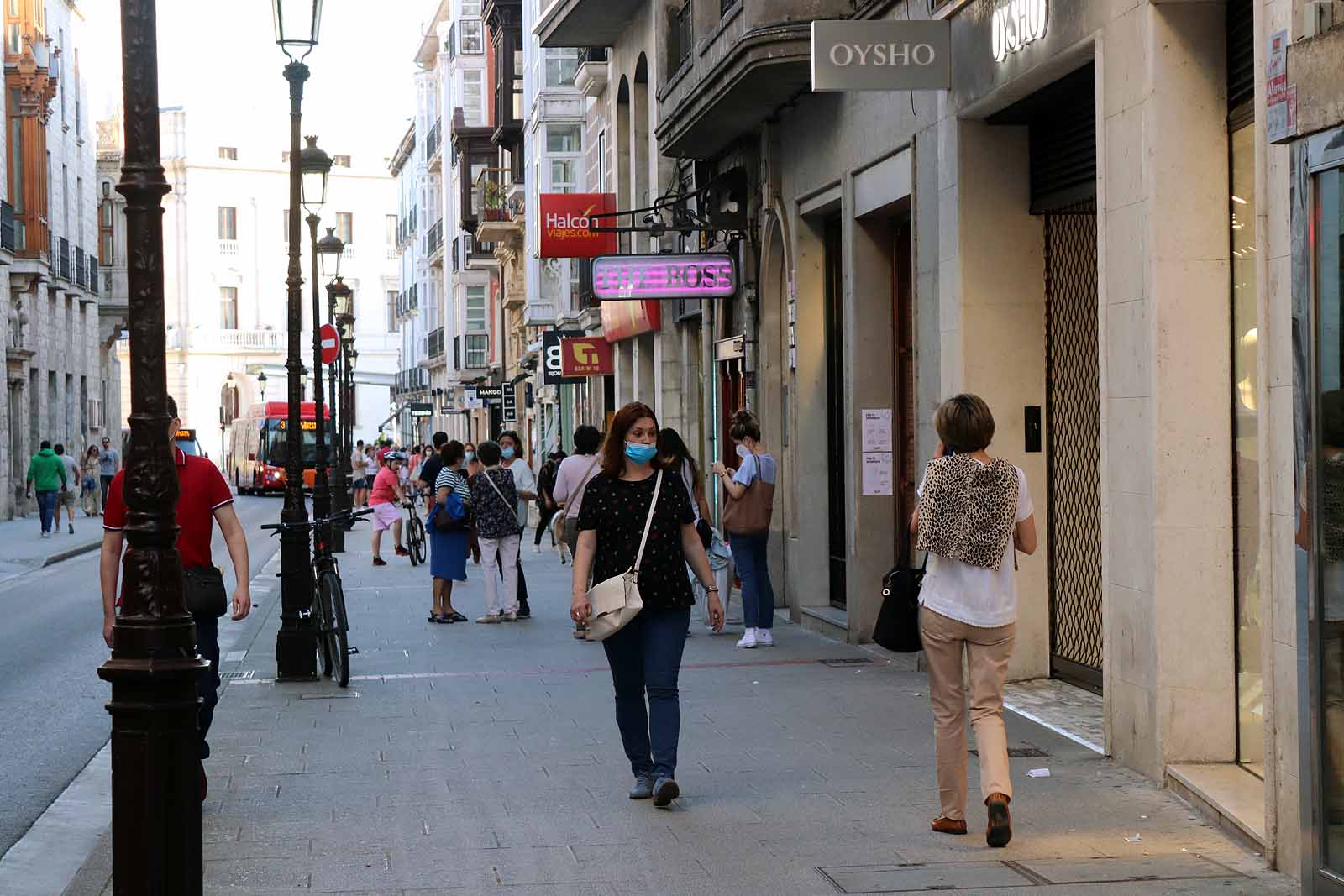 Fotos: El buen tiempo anima a los burgaleses a disfrutar de la calle