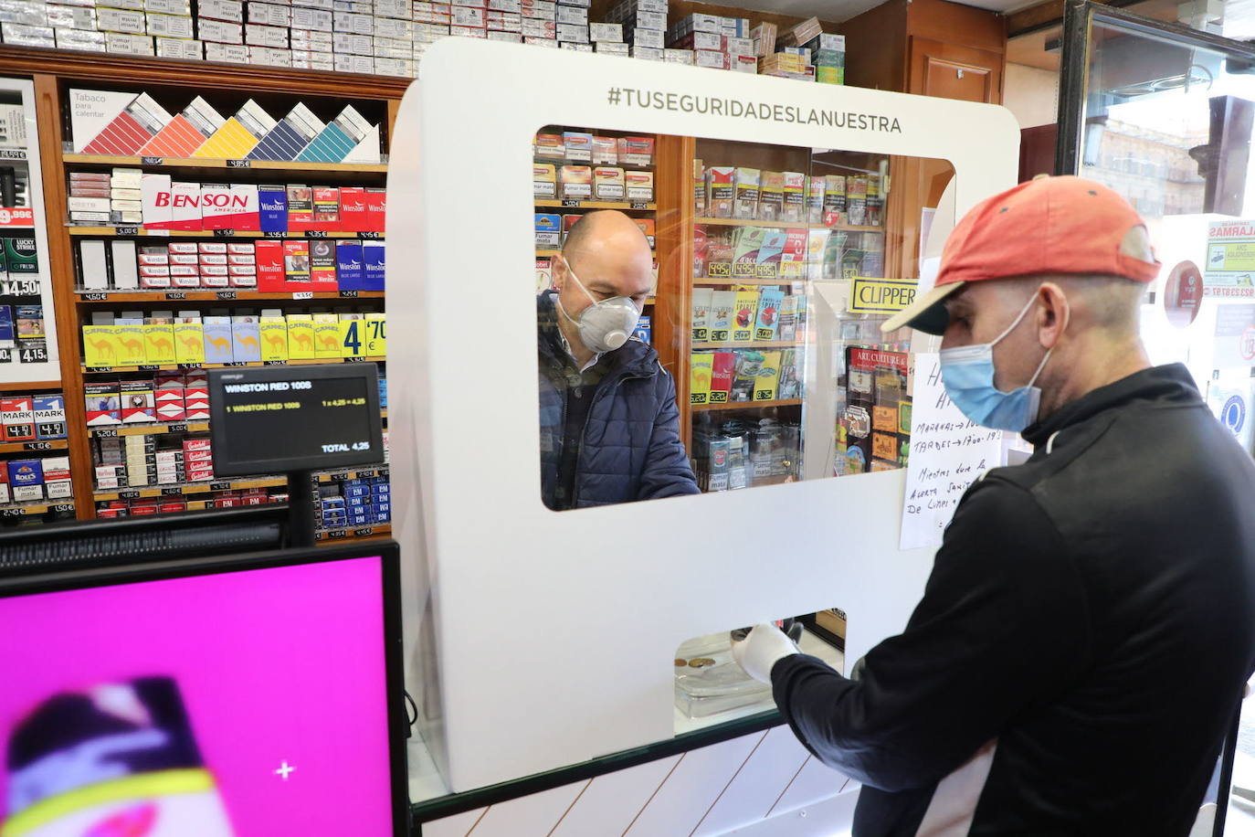 El HUBU recuerda que el consumo de tabaco aumenta el riesgo de infección por bacterias y virus, como el de la covid-19