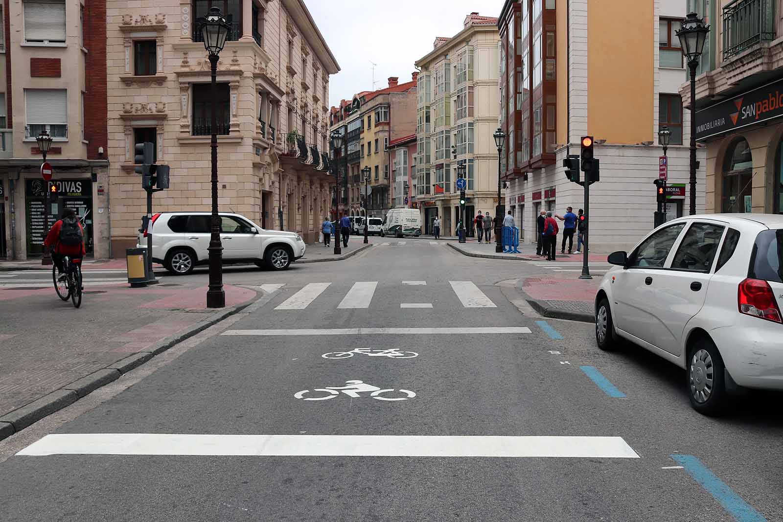 Fotos: Los ciclocarriles comienzan su andadura por el centro de la ciudad