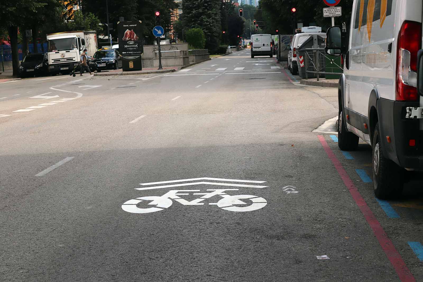 Fotos: Los ciclocarriles comienzan su andadura por el centro de la ciudad