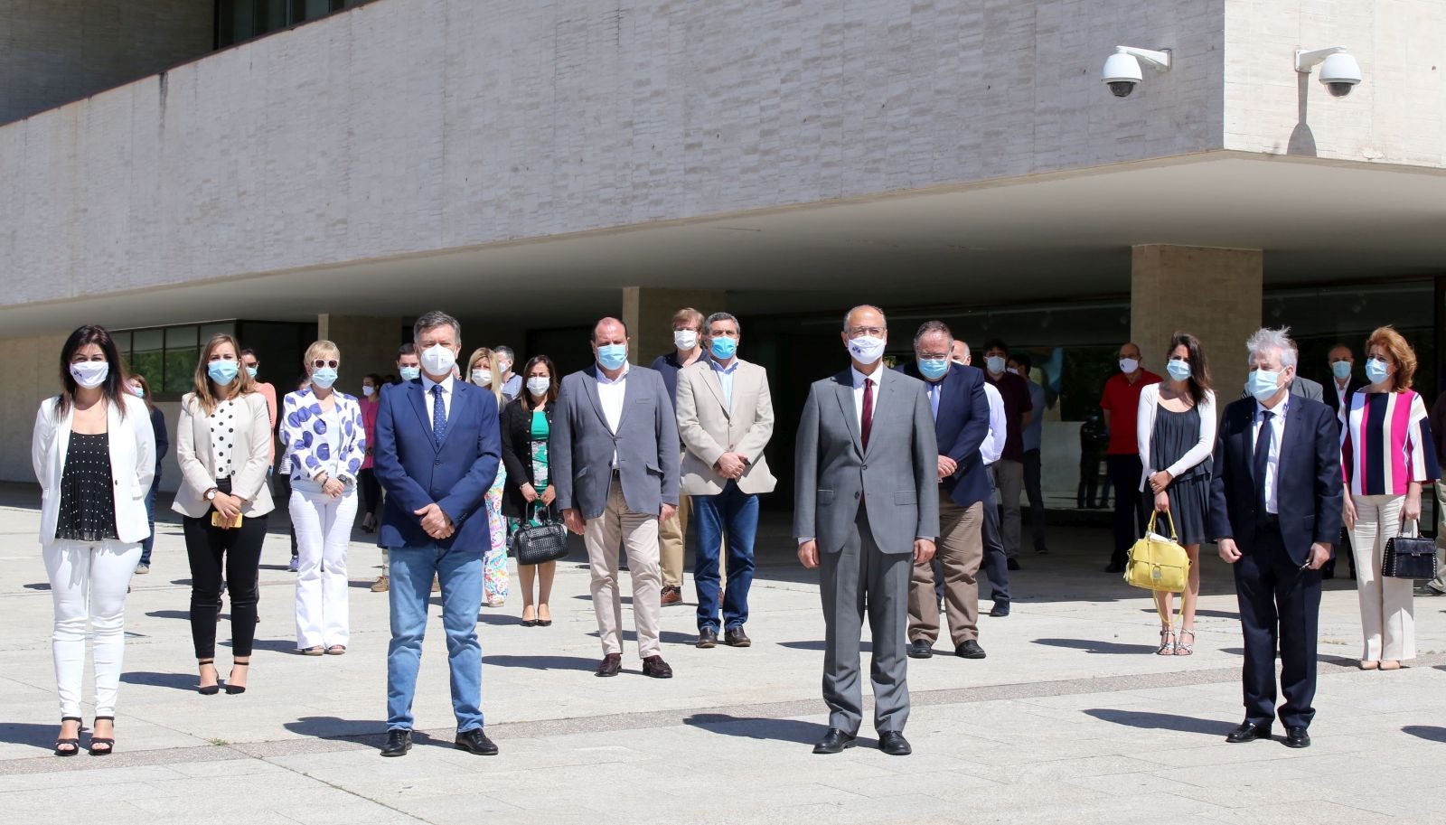 Fotos: Minuto de silencio por las víctimas de la covid-19