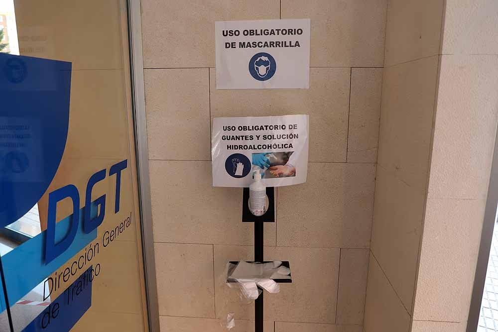 Fotos: Tráfico reabre al público con medidas de seguridad y refuerzo en la desinfección