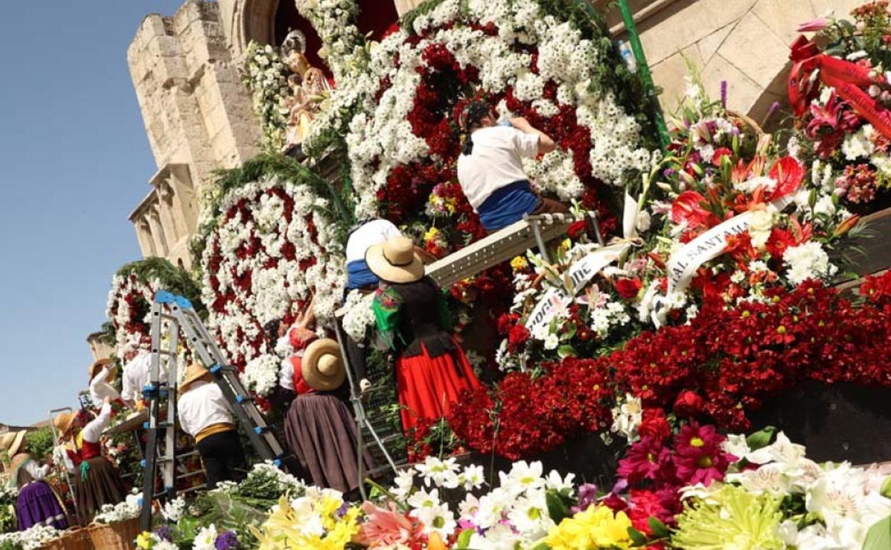 Imagen de la ofrenda floral que este año no se celebrará.