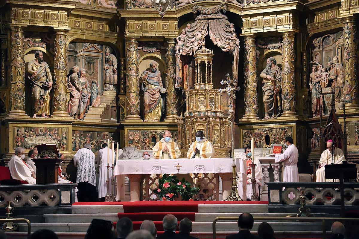 Fotos: El Corpus en tiempos de pandemia en Burgos