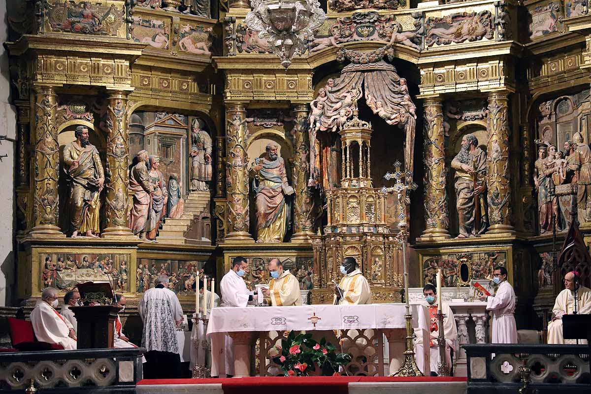 Fotos: El Corpus en tiempos de pandemia en Burgos