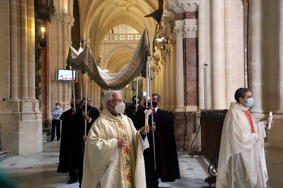 Fotos: El Corpus en tiempos de pandemia en Burgos