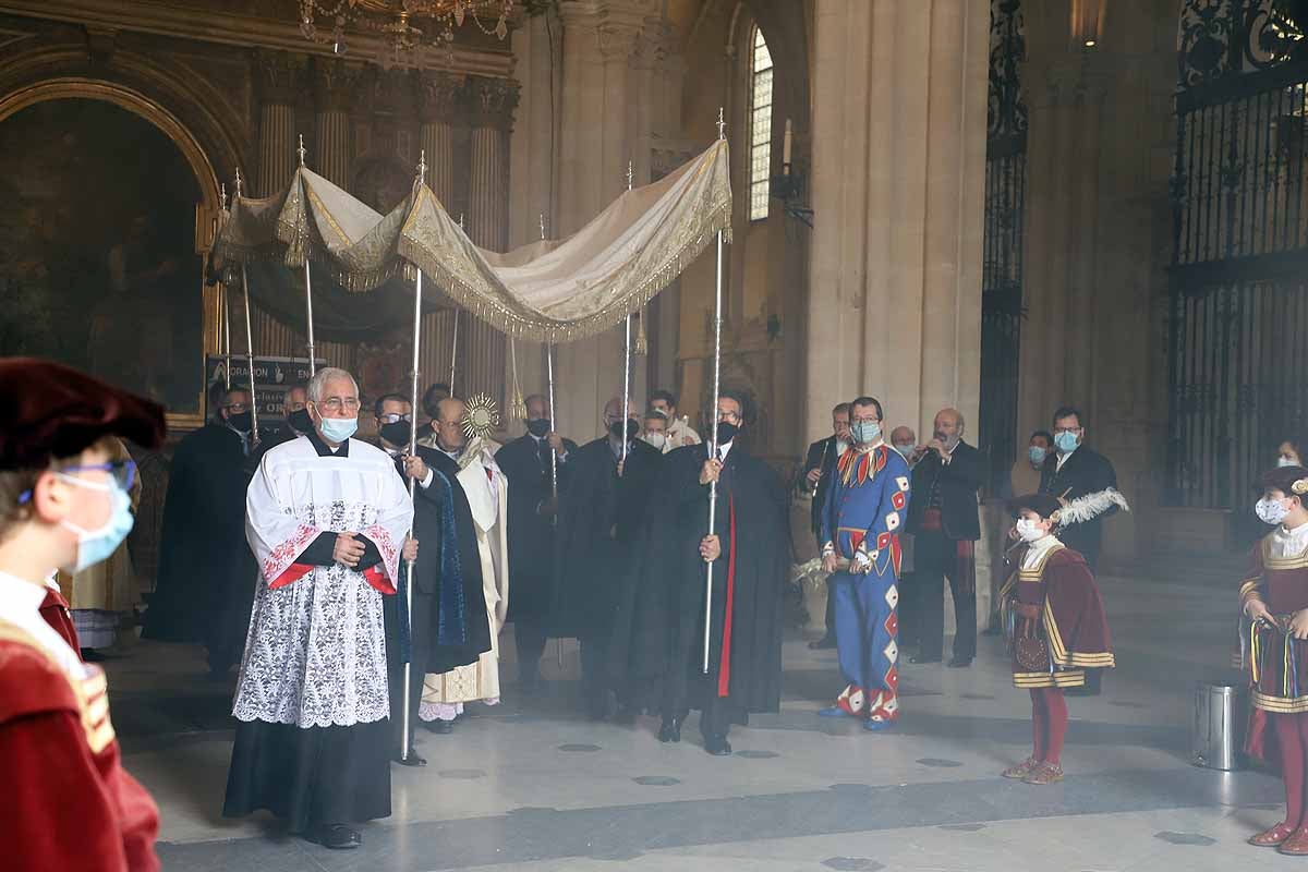 Fotos: El Corpus en tiempos de pandemia en Burgos