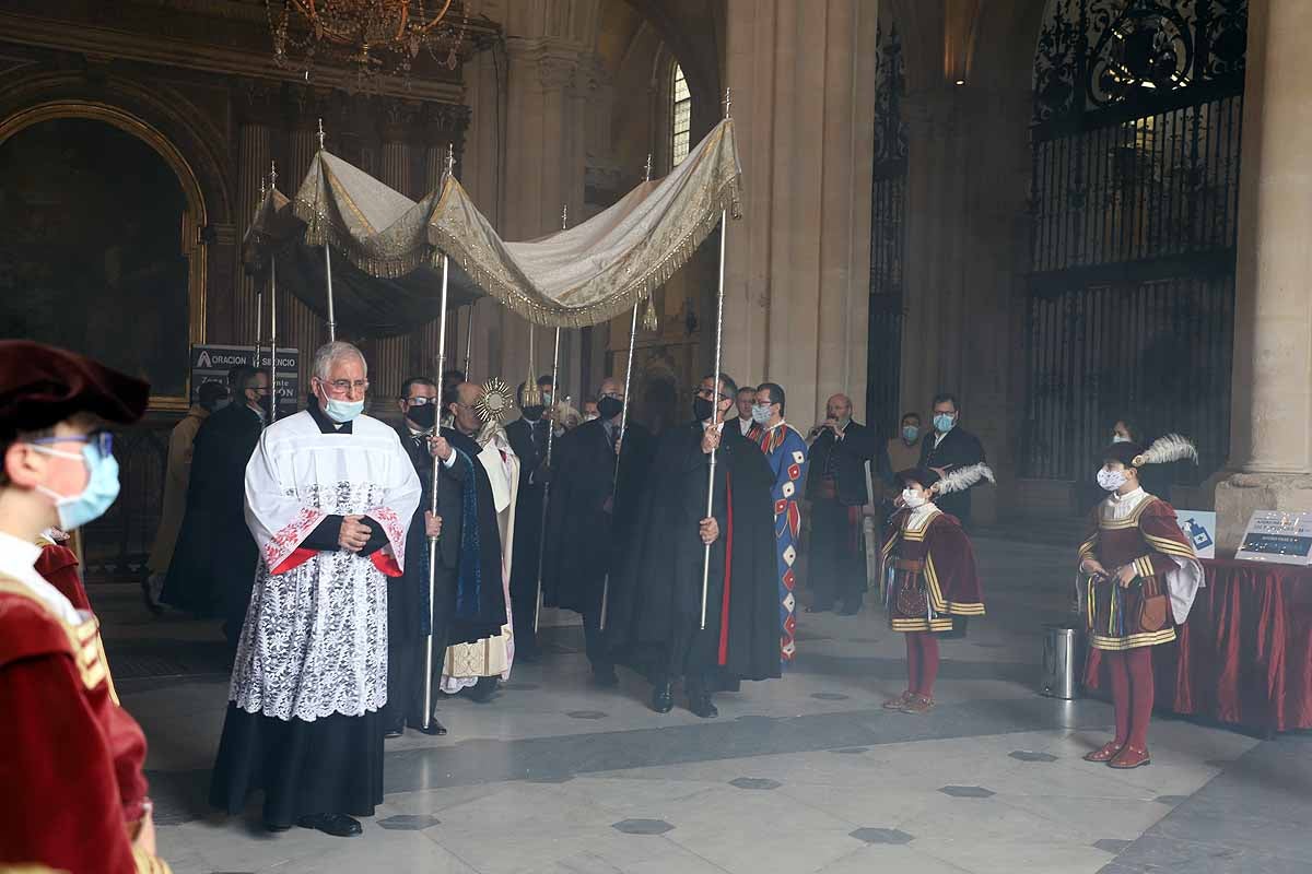 Fotos: El Corpus en tiempos de pandemia en Burgos