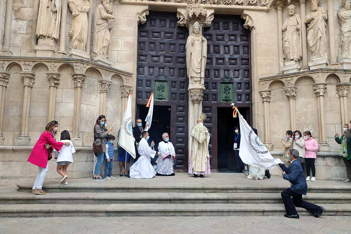 Fotos: El Corpus en tiempos de pandemia en Burgos