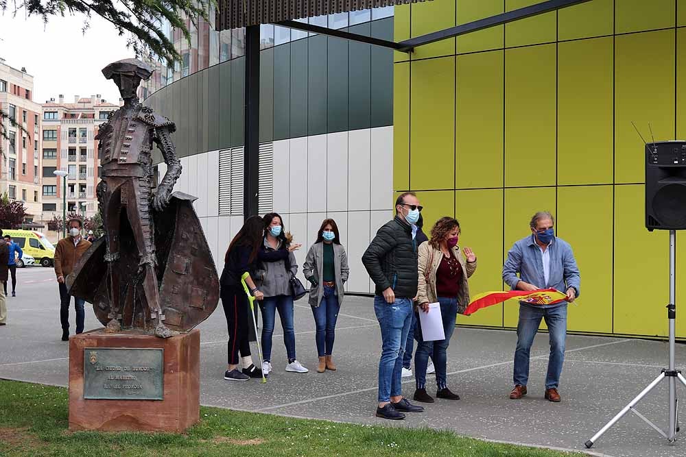 Fotos: El mundo del toro sale a la calle en Burgos para exigir libertad e igualdad de trato para aficionados y profesionales