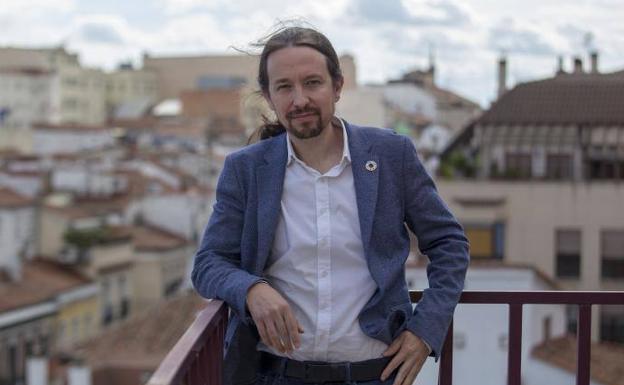 Pablo Iglesias posa en la azotea del Ministerio de Sanidad, donde tiene su sede la Vicepresidencia Segunda del Gobierno.