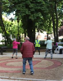 Imagen secundaria 2 - De la esterilla en casa al ejercicio al aire libre, los burgaleses se ponen en forma