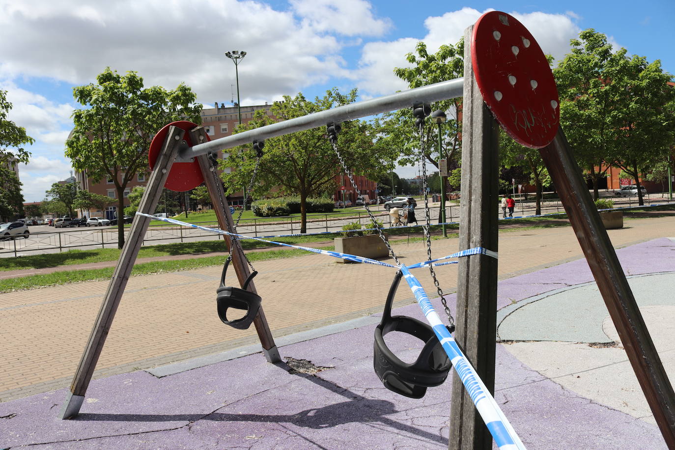 Fotos: Burgos alcanza la fase 3 con los parques infantiles y las pistas deportivas precintadas