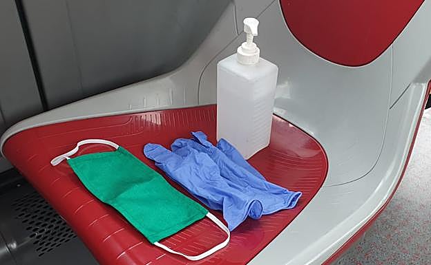 La mascarilla es lavable y se la renuevan cada siete u ocho días. 