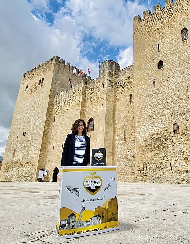 Nerea Angulo, concejala de Turismo, posa en el Alcázar.