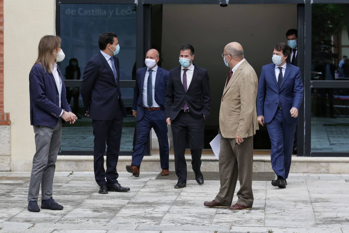 Pablo Fernández, Raúl de la Hoz, David Castaño, Luis Tudanca, Francisco Igea y Alfonso F. Mañueco. 