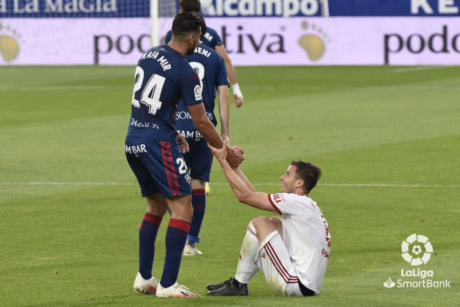 Fotos: El Mirandés da la sorpresa en Huesca