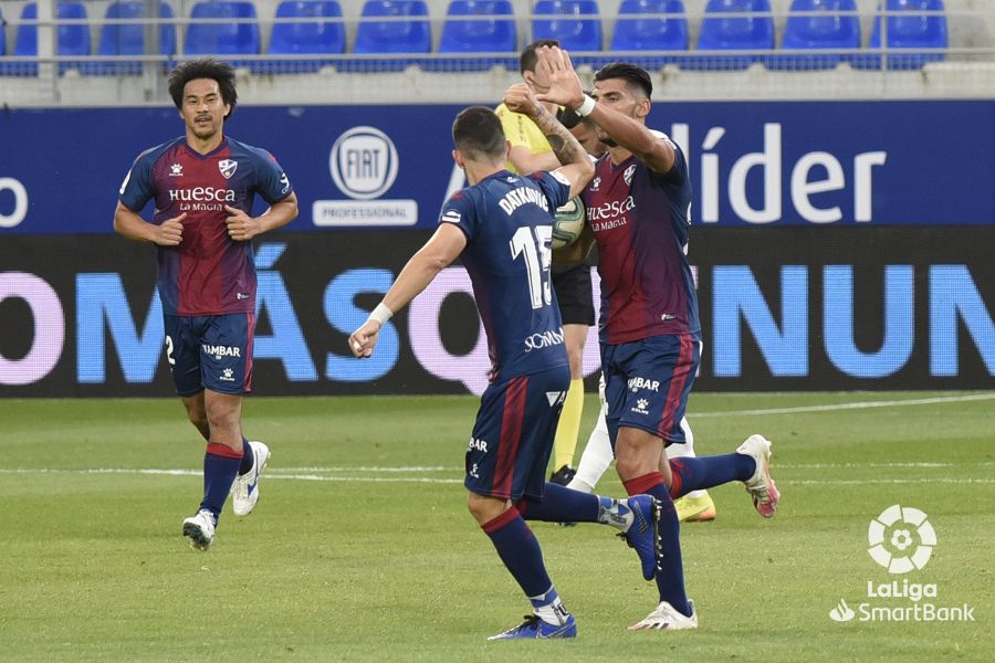 Fotos: El Mirandés da la sorpresa en Huesca