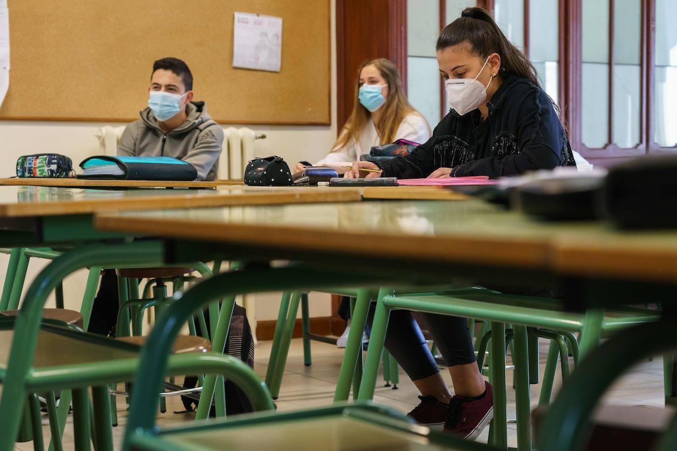 Fotos: Mascarillas, geles y distanciamiento: nuevos aliados en la extraña vuelta a las aulas de los alumnos burgaleses