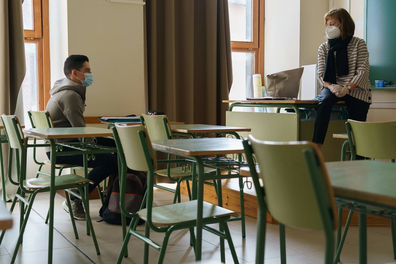 Fotos: Mascarillas, geles y distanciamiento: nuevos aliados en la extraña vuelta a las aulas de los alumnos burgaleses