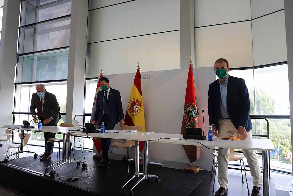 Fotos: El Fórum Evolución acoge el pleno ordinario del mes de junio del Ayuntamiento de Burgos