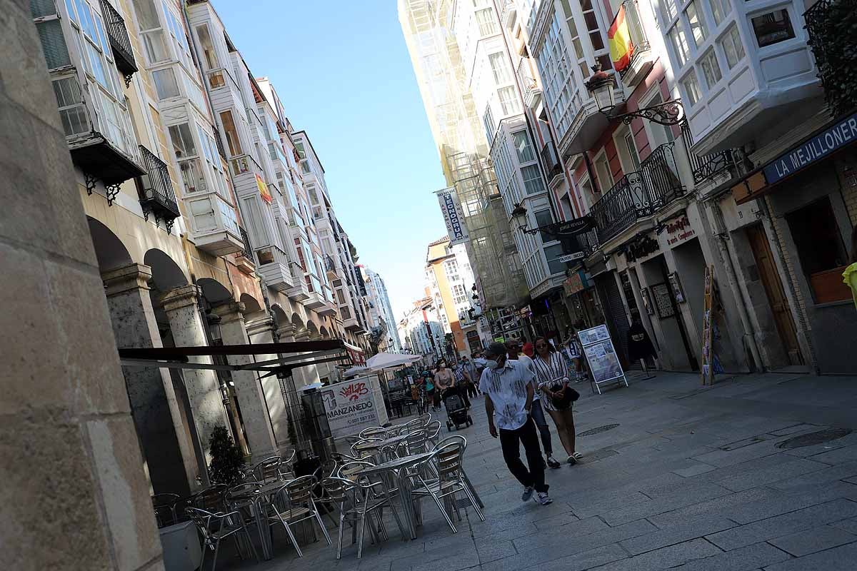 En un Curpillos sin celebración, sin jira por El Parral, sin movimiento en el monasterio de las Huelgas la actividad se ha trasladado al centro de la ciudad. Burgos no ha celebrado el Curpillos debido a la pandemia de la covid-19 pero muchos burgaleses no han tenido que trabajar. El centro de la ciudad se ha llenado de gente con establecimientos de hostelería que otros años permanecen cerrados debido a que la actividad en este día estaría en el recinto de El Parral, hoy cerrado.