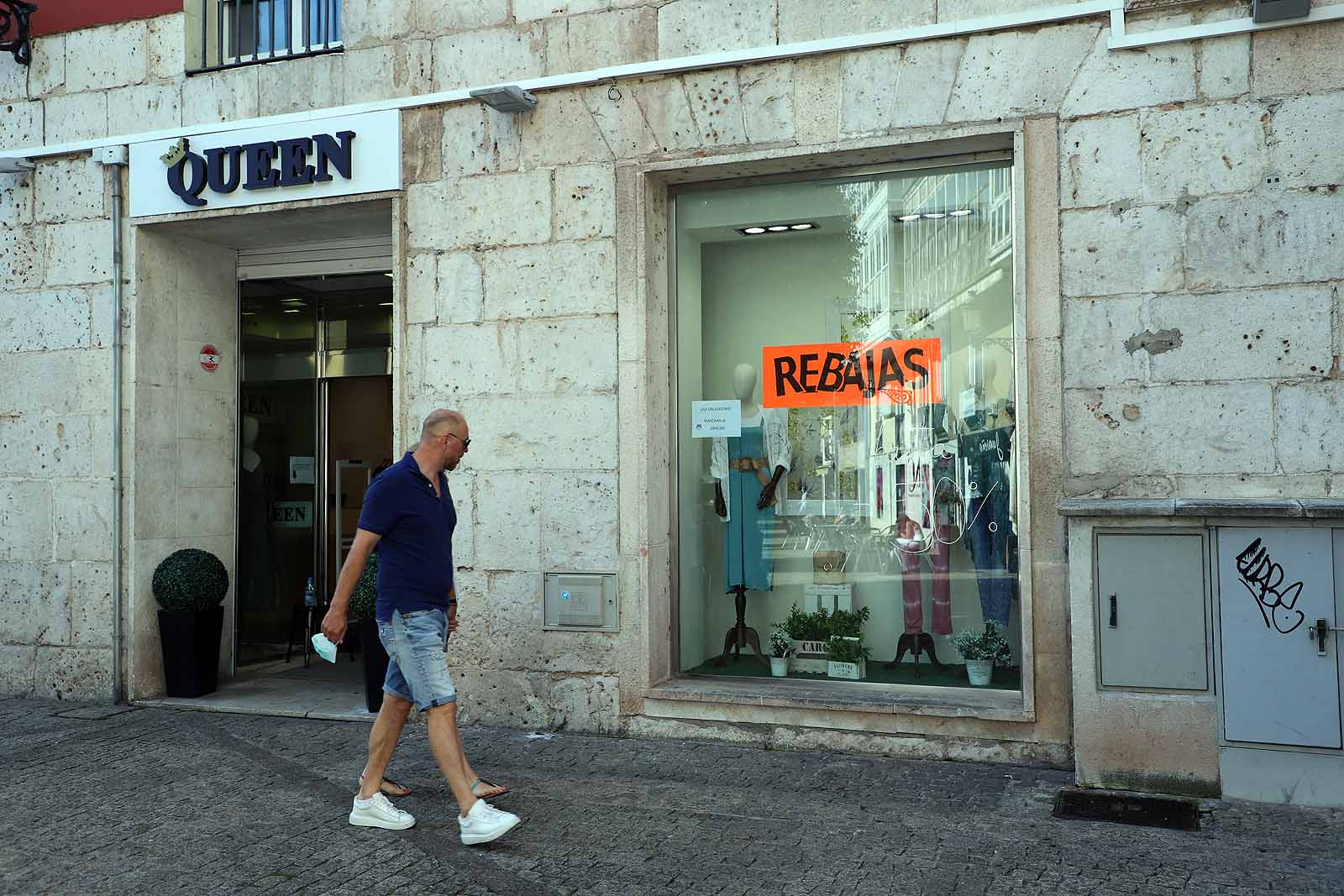 Fotos: Las rebajas se adelantan en las grandes cadenas textiles