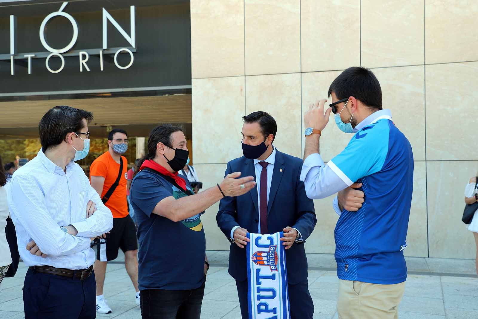 Fotos: El Ayuntamiento recibe al San Pablo Burgos