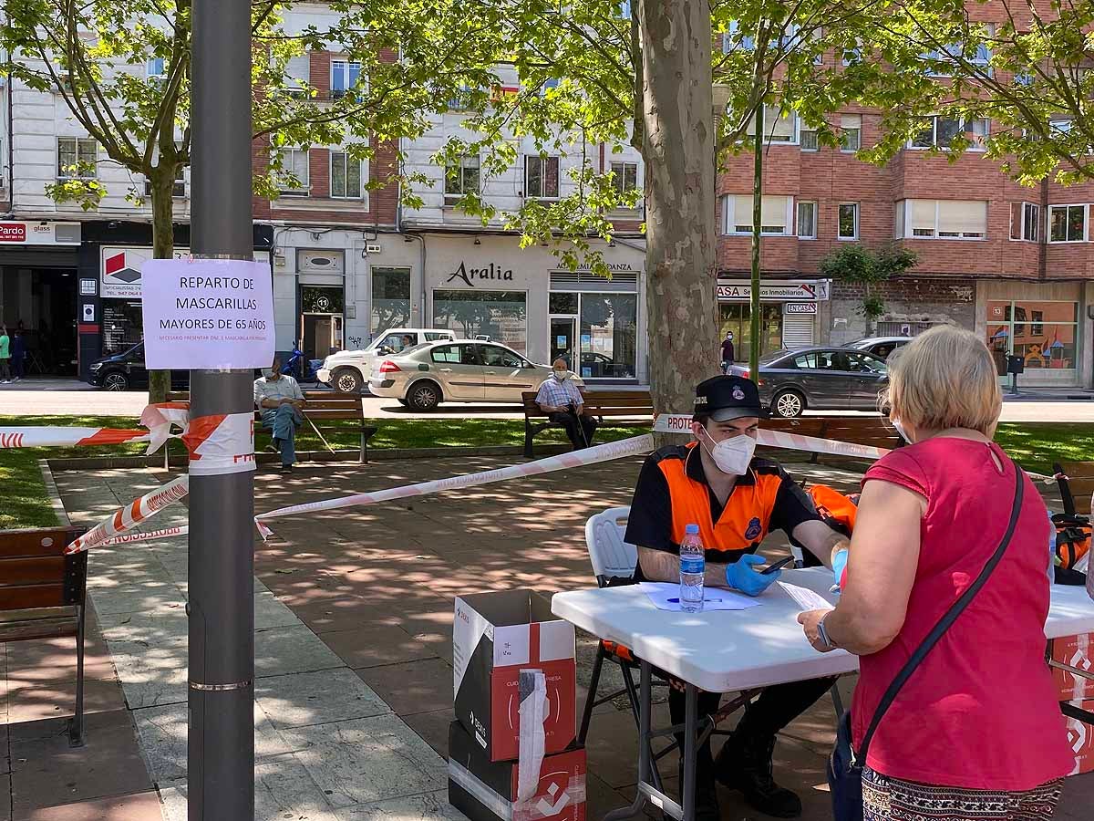 Fotos: Que nadie se quede sin su mascarilla en Burgos