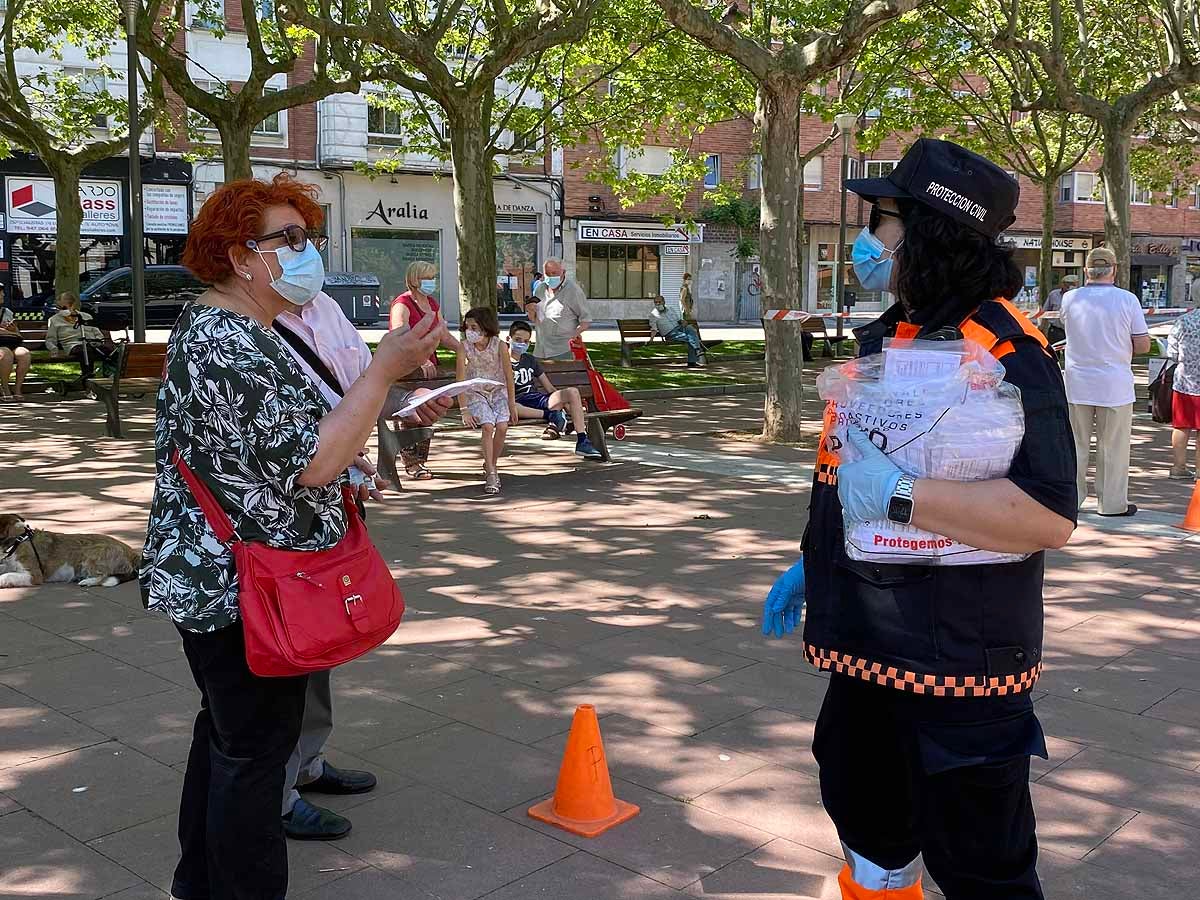 Fotos: Que nadie se quede sin su mascarilla en Burgos