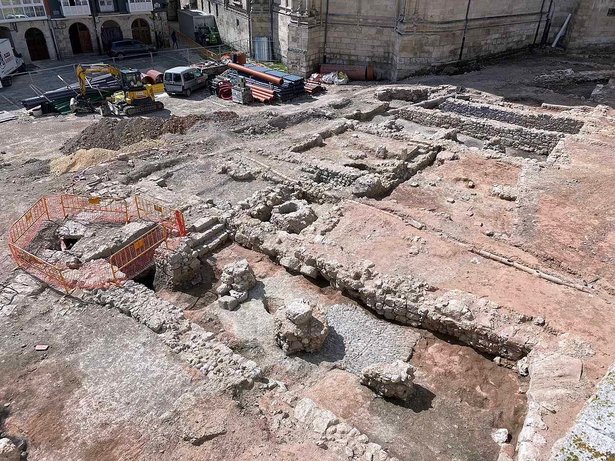 Fotos: Los burgaleses conocen a pie de obra el nuevo proyecto para Las Llanas