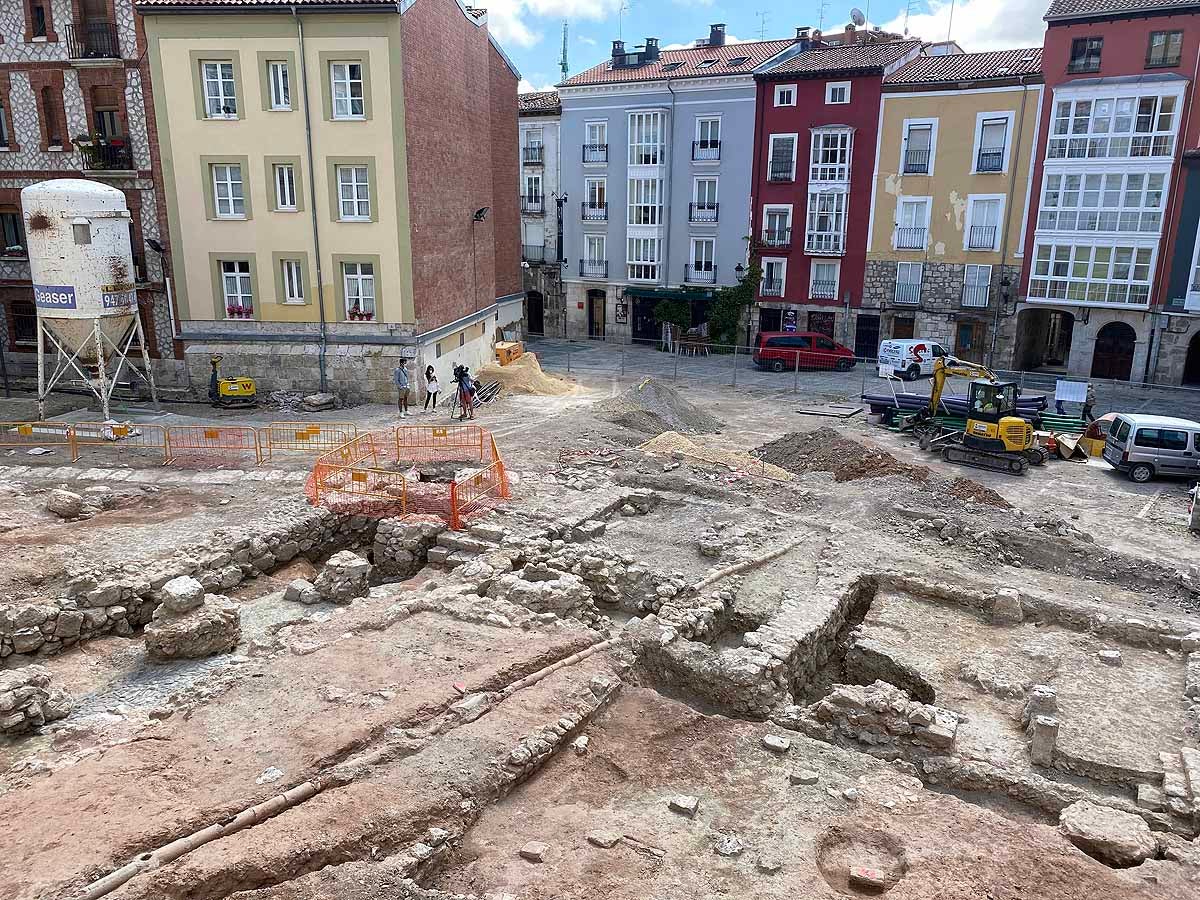 Fotos: Los burgaleses conocen a pie de obra el nuevo proyecto para Las Llanas